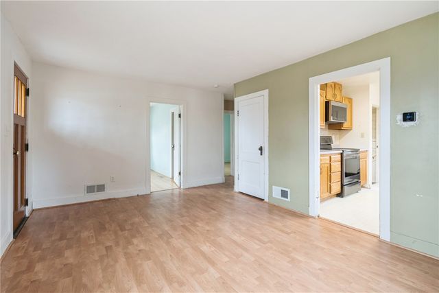 1011 2nd Avenue, Iowa City, IA 52240