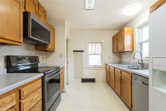 1011 2nd Avenue, Iowa City, IA 52240