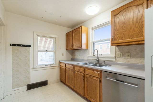 1011 2nd Avenue, Iowa City, IA 52240