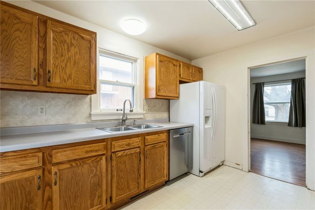 1011 2nd Avenue, Iowa City, IA 52240