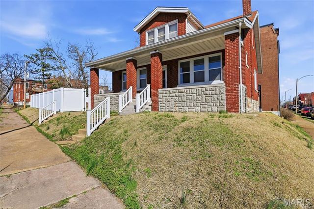 2703 Pestalozzi Street, St Louis, MO 63118