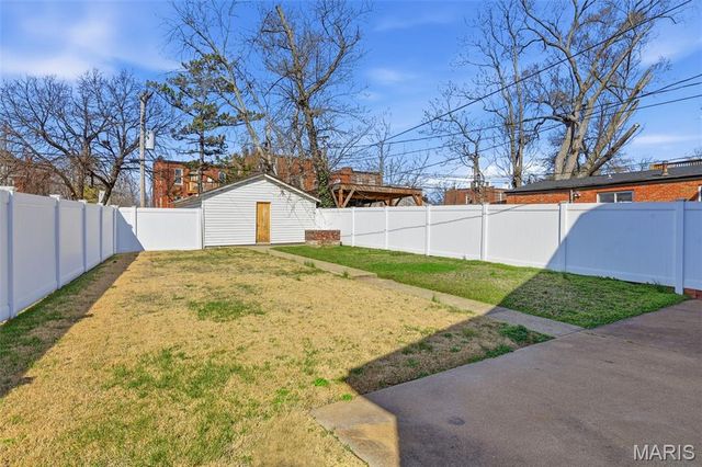 2703 Pestalozzi Street, St Louis, MO 63118