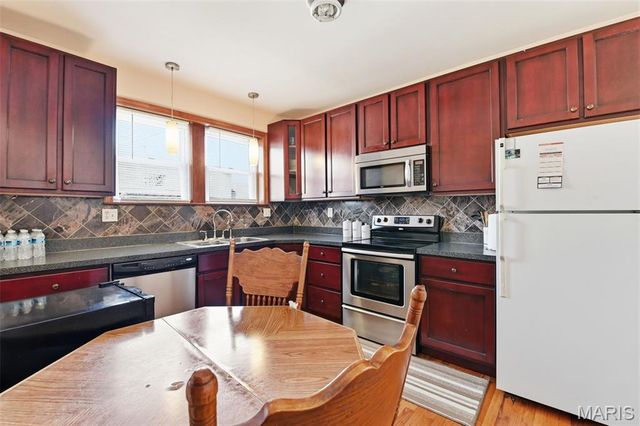 2703 Pestalozzi Street, St Louis, MO 63118