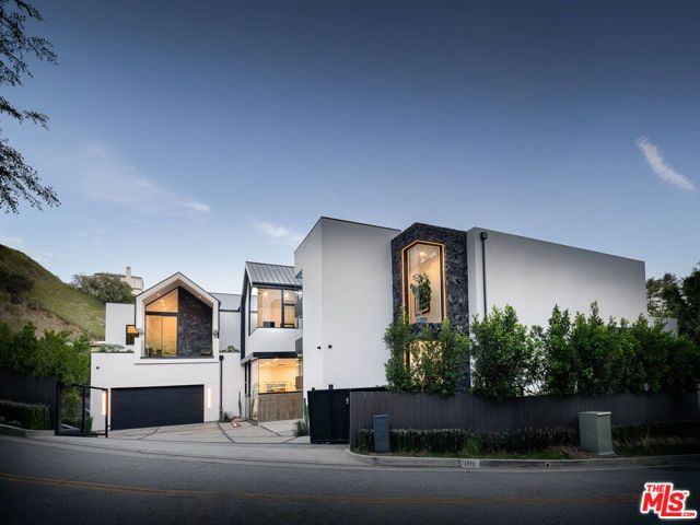 1772 N Crescent Heights Boulevard, Los Angeles, CA 90069