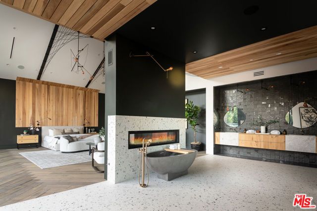 1772 N Crescent Heights Boulevard, Los Angeles, CA 90069