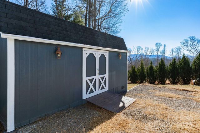7 McGee Ridge Road, Fairview, NC 28730