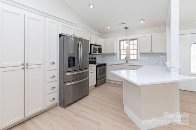 7 McGee Ridge Road, Fairview, NC 28730