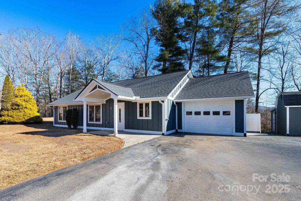 7 McGee Ridge Road, Fairview, NC 28730