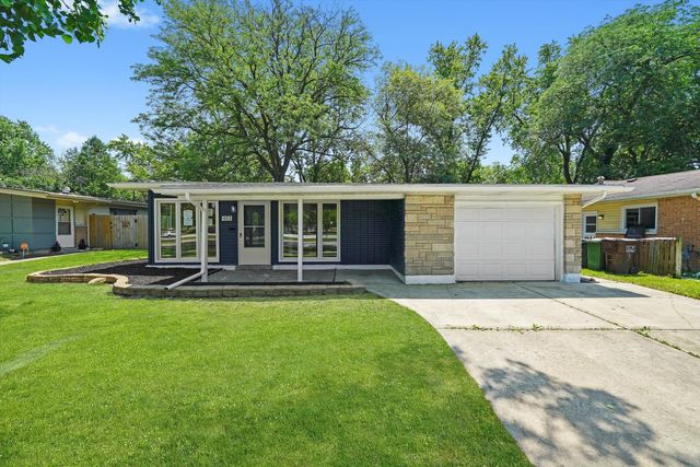 423 Lakewood Boulevard, Park Forest, IL 60466