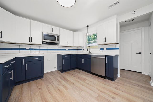 423 Lakewood Boulevard, Park Forest, IL 60466