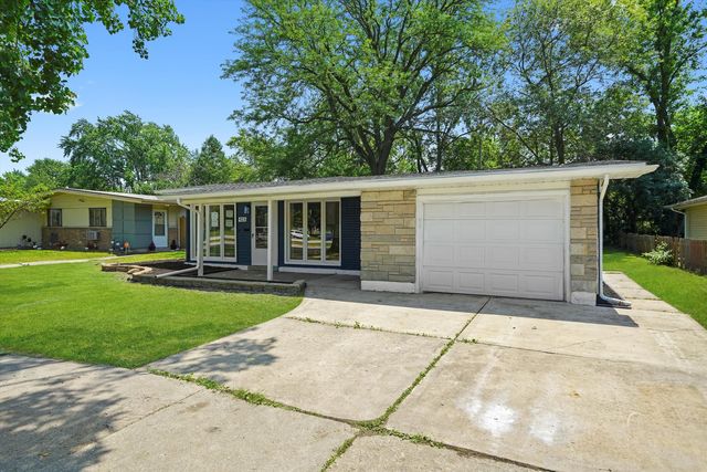 423 Lakewood Boulevard, Park Forest, IL 60466