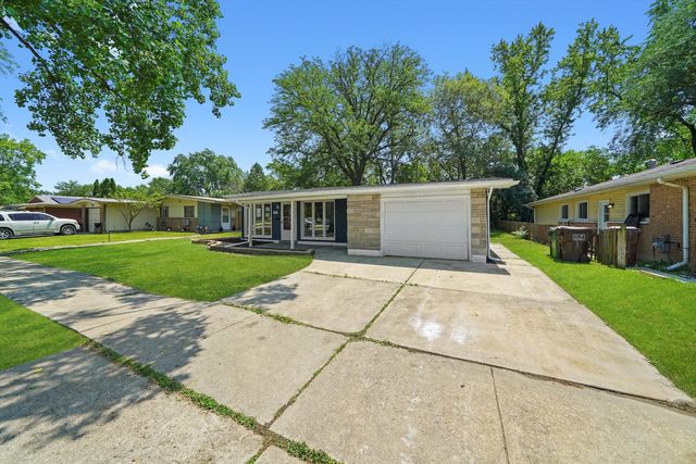 423 Lakewood Boulevard, Park Forest, IL 60466