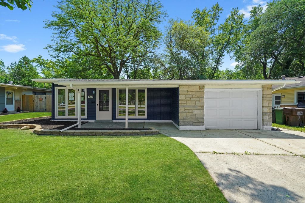 423 Lakewood Boulevard, Park Forest, IL 60466