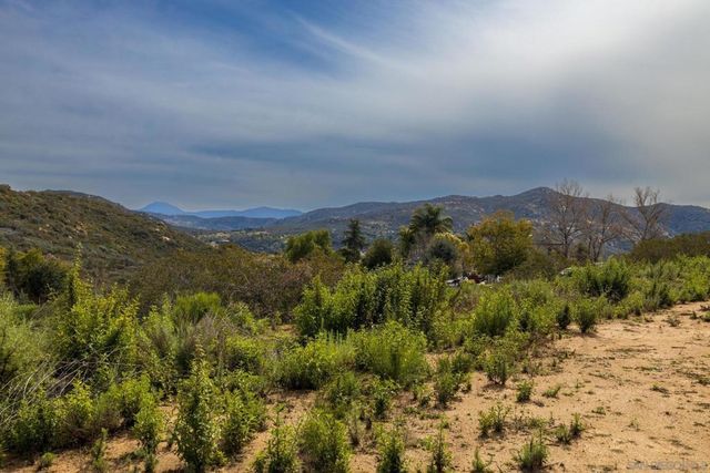 15634 Broad Oaks Rd, El Cajon, CA 92021