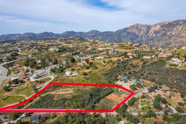 15634 Broad Oaks Rd, El Cajon, CA 92021