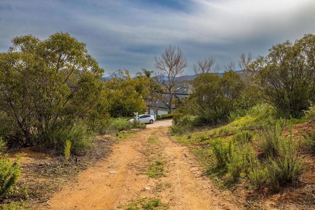 15634 Broad Oaks Rd, El Cajon, CA 92021