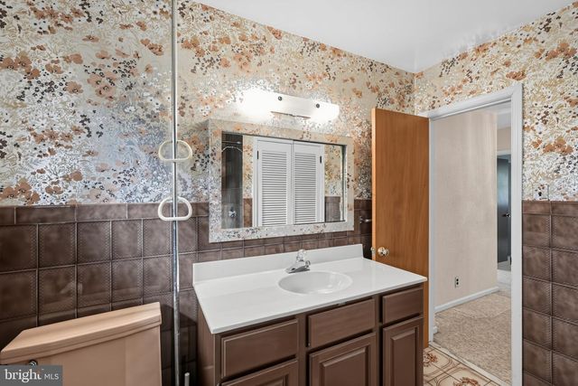 524 TENNIS AVE, Ambler, PA 19002