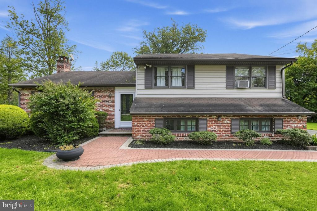 524 TENNIS AVE, AMBLER, PA 19002 — exterior