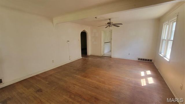 6932 Claremore Drive, St Louis, MO 63121