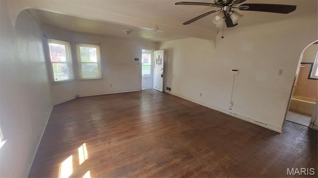 6932 Claremore Drive, St Louis, MO 63121