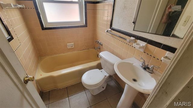 6932 Claremore Drive, St Louis, MO 63121