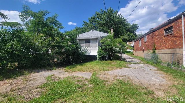 6932 Claremore Drive, St Louis, MO 63121
