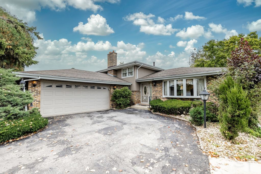 8047 S Oketo Avenue, Bridgeview, IL 60455 — exterior