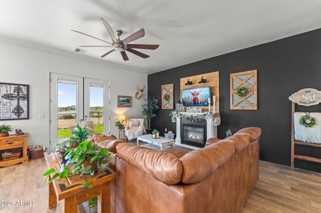 21755 W GIBSON Way, Wickenburg, AZ 85390