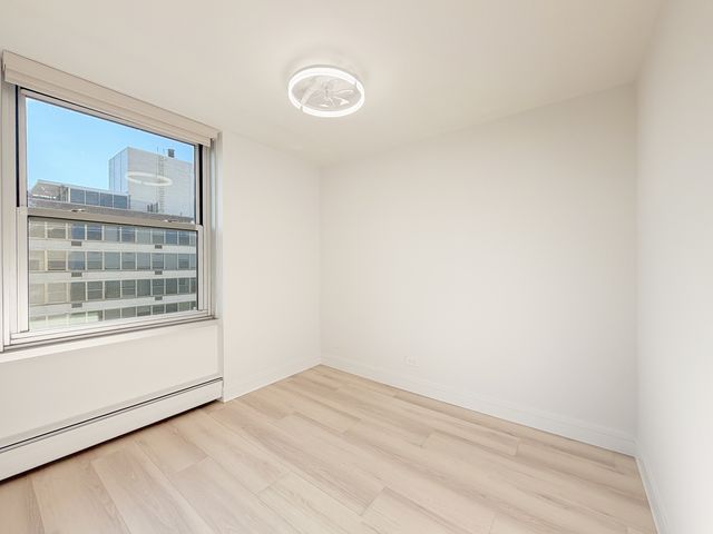 336 W Wellington Avenue 1901, Chicago, IL 60657