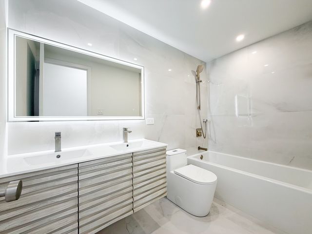 336 W Wellington Avenue 1901, Chicago, IL 60657