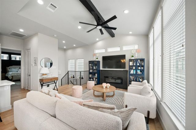 5237 Hillman Street D, Houston, TX 77023