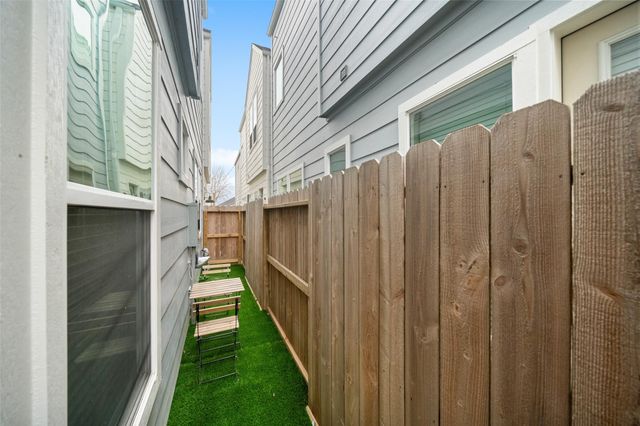 5237 Hillman Street D, Houston, TX 77023