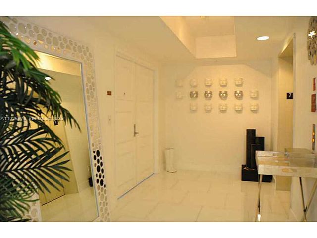 3535 S OCEAN DR 705, Hollywood, FL 33019
