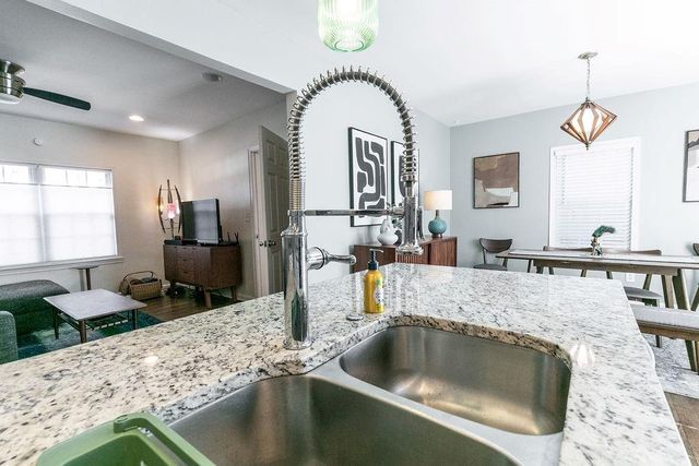 518 Erin Avenue SW, Atlanta, GA 30310