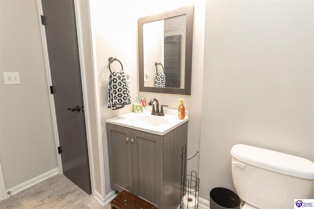 2012 S Woodland Drive, Radcliff, KY 40160