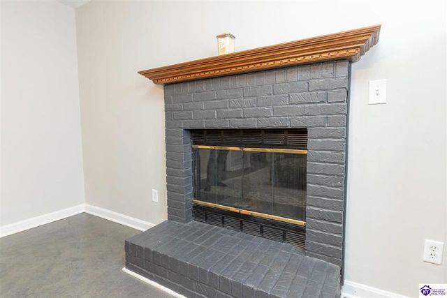 2012 S Woodland Drive, Radcliff, KY 40160