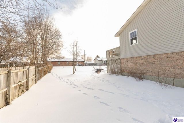 2012 S Woodland Drive, Radcliff, KY 40160