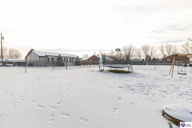 2012 S Woodland Drive, Radcliff, KY 40160