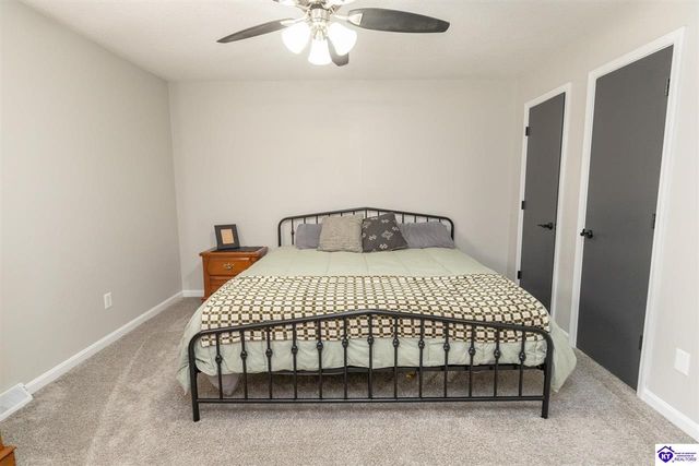 2012 S Woodland Drive, Radcliff, KY 40160