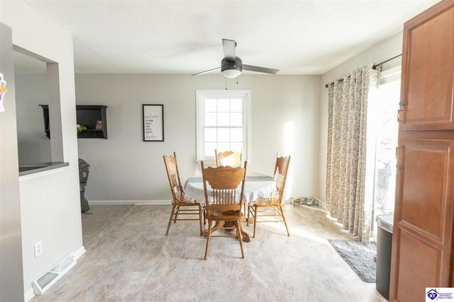 2012 S Woodland Drive, Radcliff, KY 40160