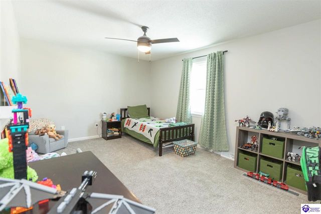 2012 S Woodland Drive, Radcliff, KY 40160