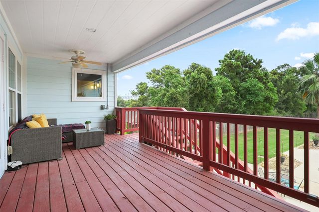 1003 S Country Club Drive, La Porte, TX 77571