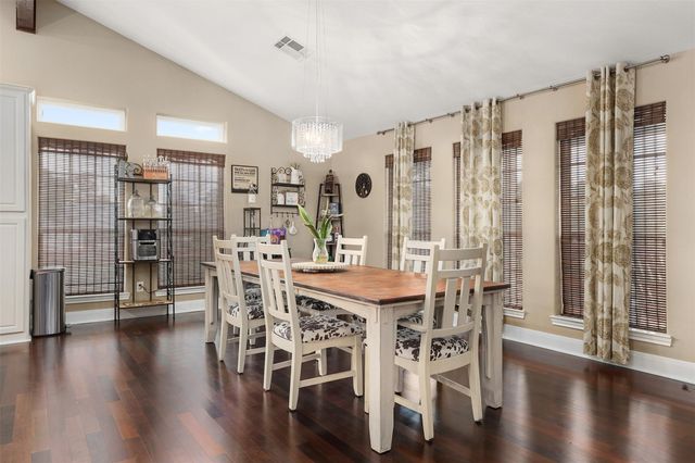 1003 S Country Club Drive, La Porte, TX 77571