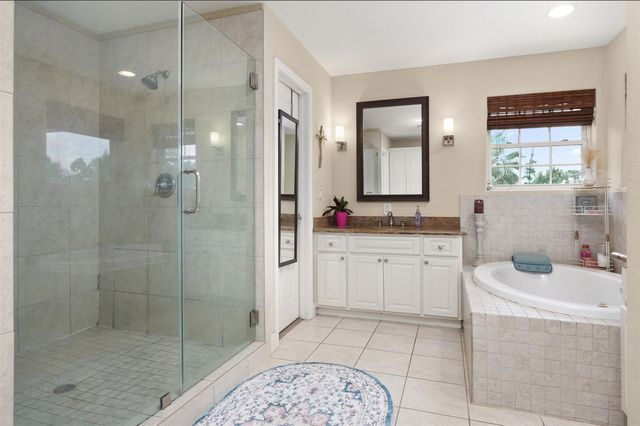 1003 S Country Club Drive, La Porte, TX 77571