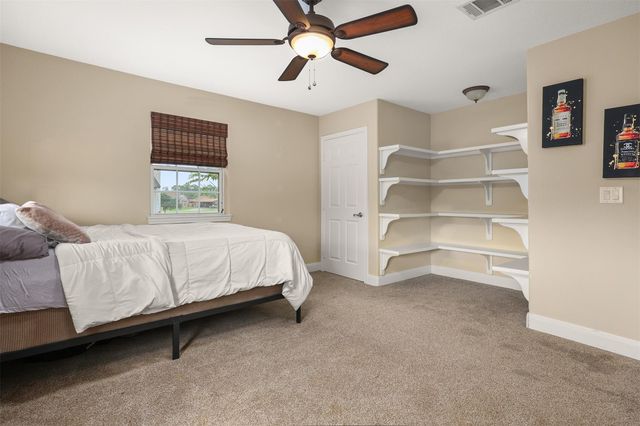 1003 S Country Club Drive, La Porte, TX 77571