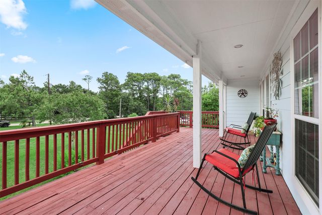 1003 S Country Club Drive, La Porte, TX 77571