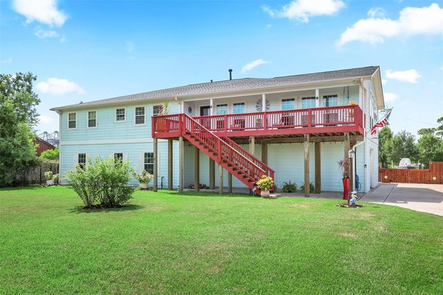 1003 S Country Club Drive, La Porte, TX 77571
