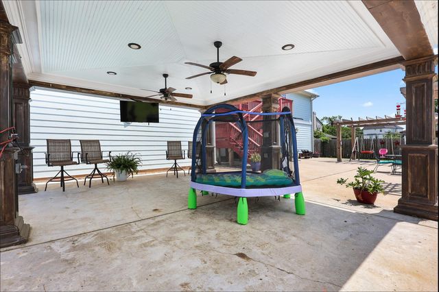 1003 S Country Club Drive, La Porte, TX 77571
