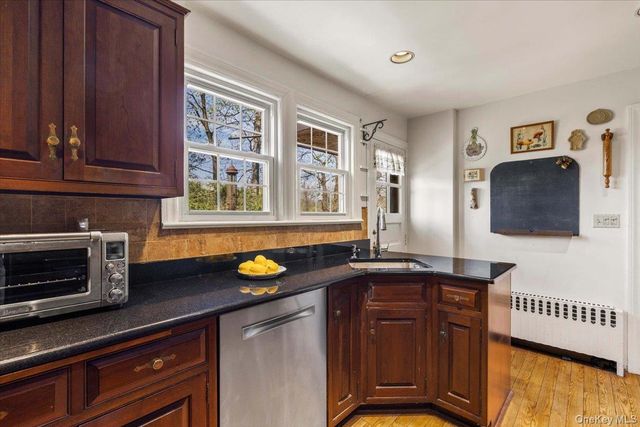 400 Warren Avenue, Mamaroneck, NY 10543