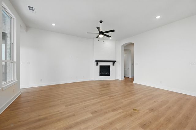 557 Flint Road, Waxahachie, TX 75167